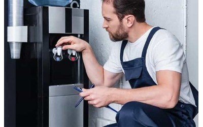 Защо протича диспенсъра за вода !